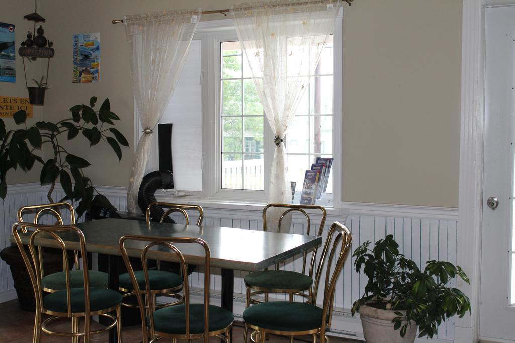 Auberge Chez Caro Sacre-Coeur Dış mekan fotoğraf